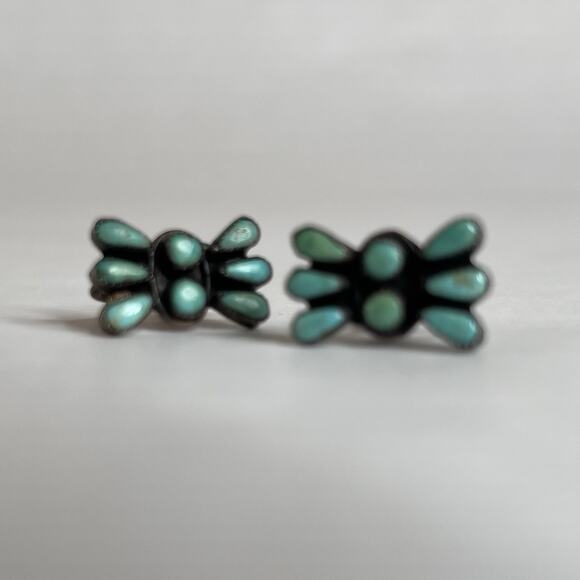 Vintage Zuni Sterling Silver Earrings -Petit Point Turquoise – Screw Back30 - Picture 4 of 5